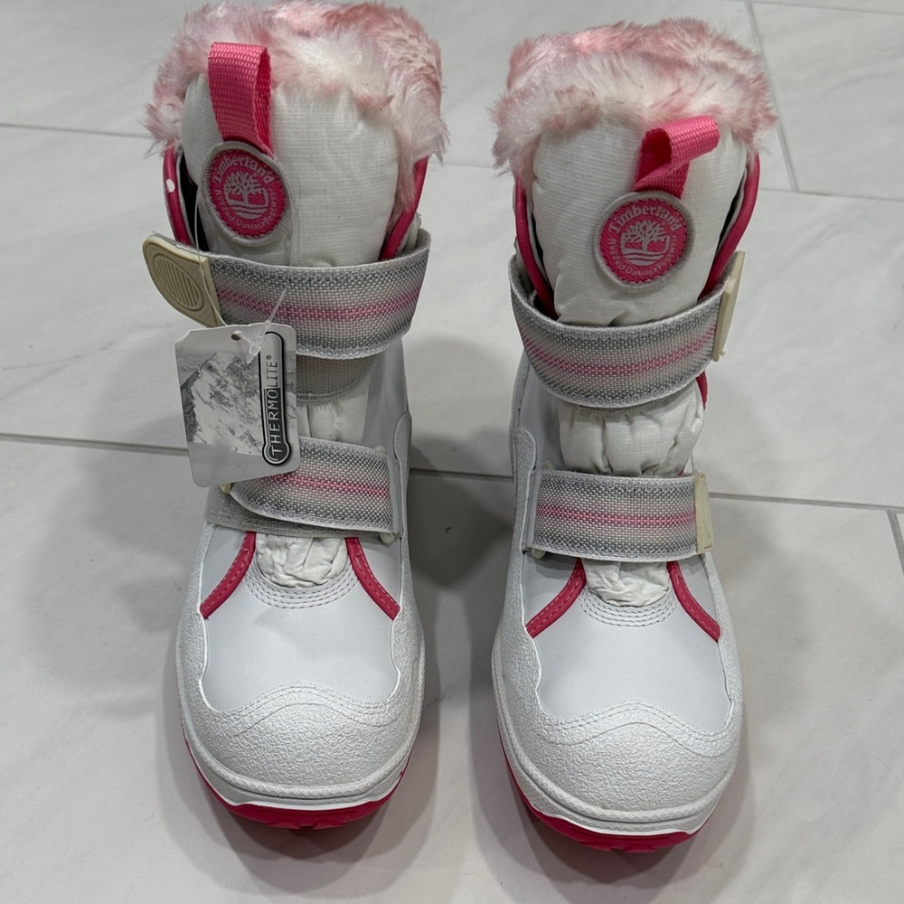 NWT Timberland Snow Stomper Fur boots. Upper leather 6.5 Junior size